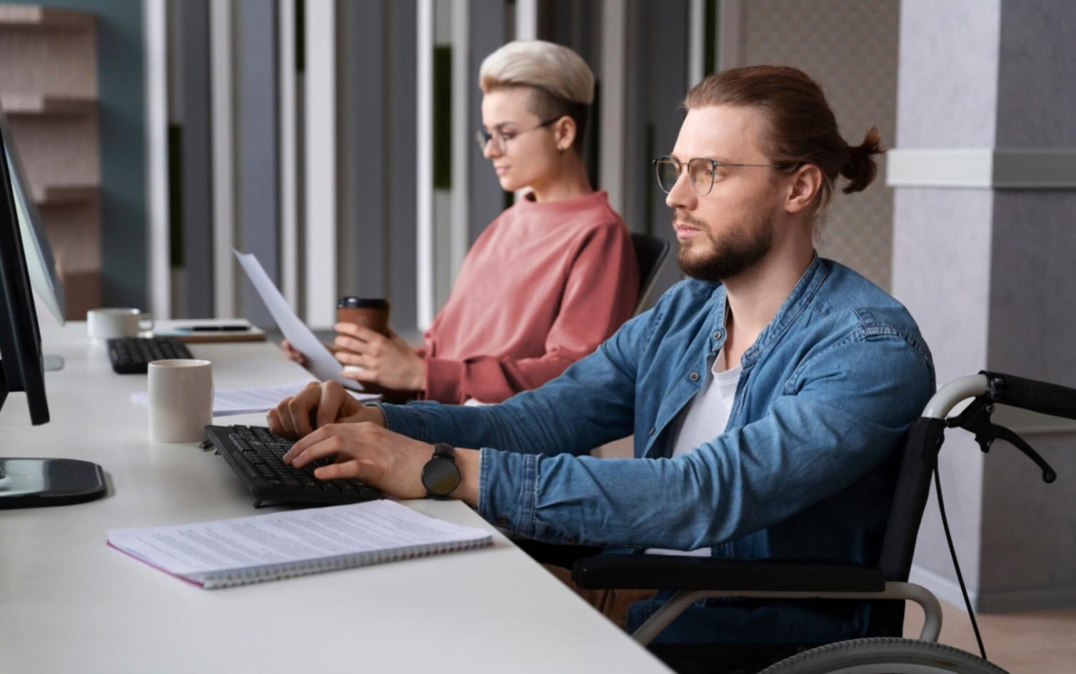Students analyzing business data during training session