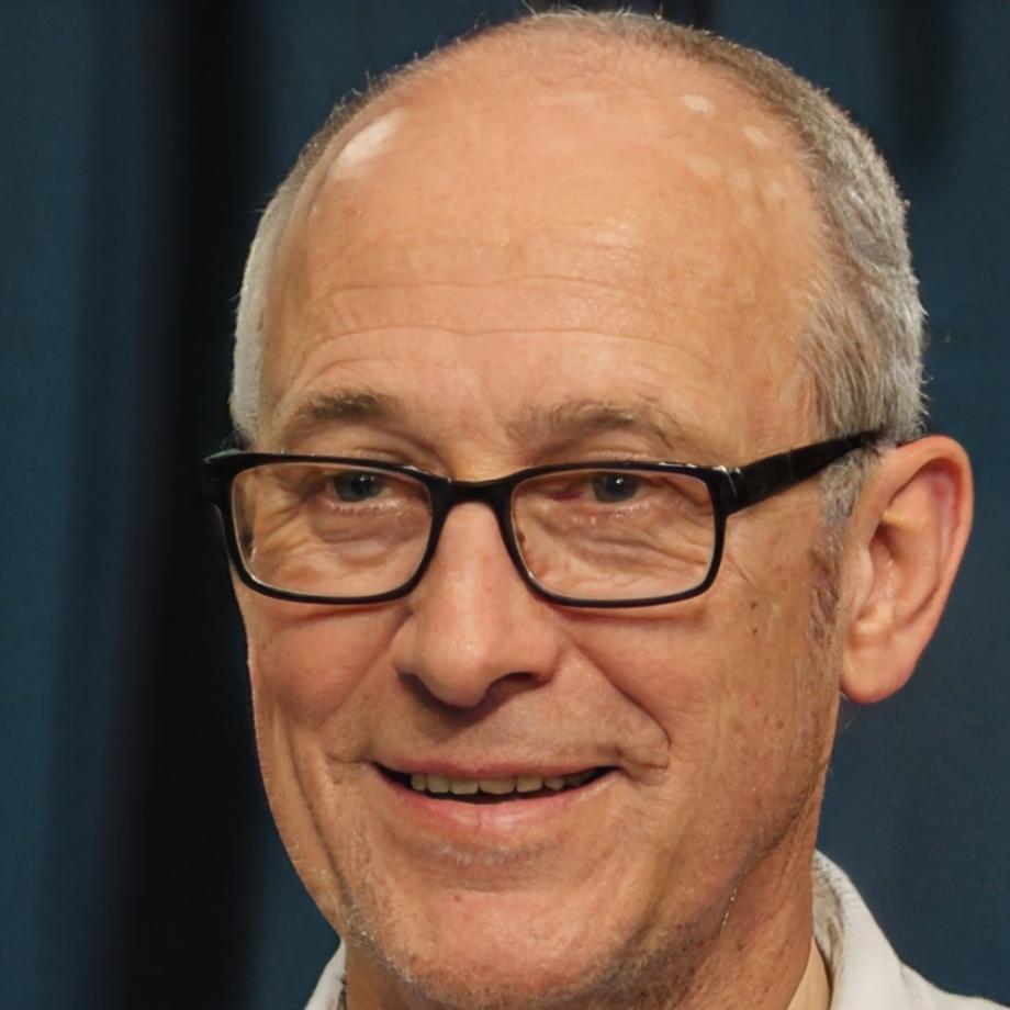 Instructor Ewan Thorsen